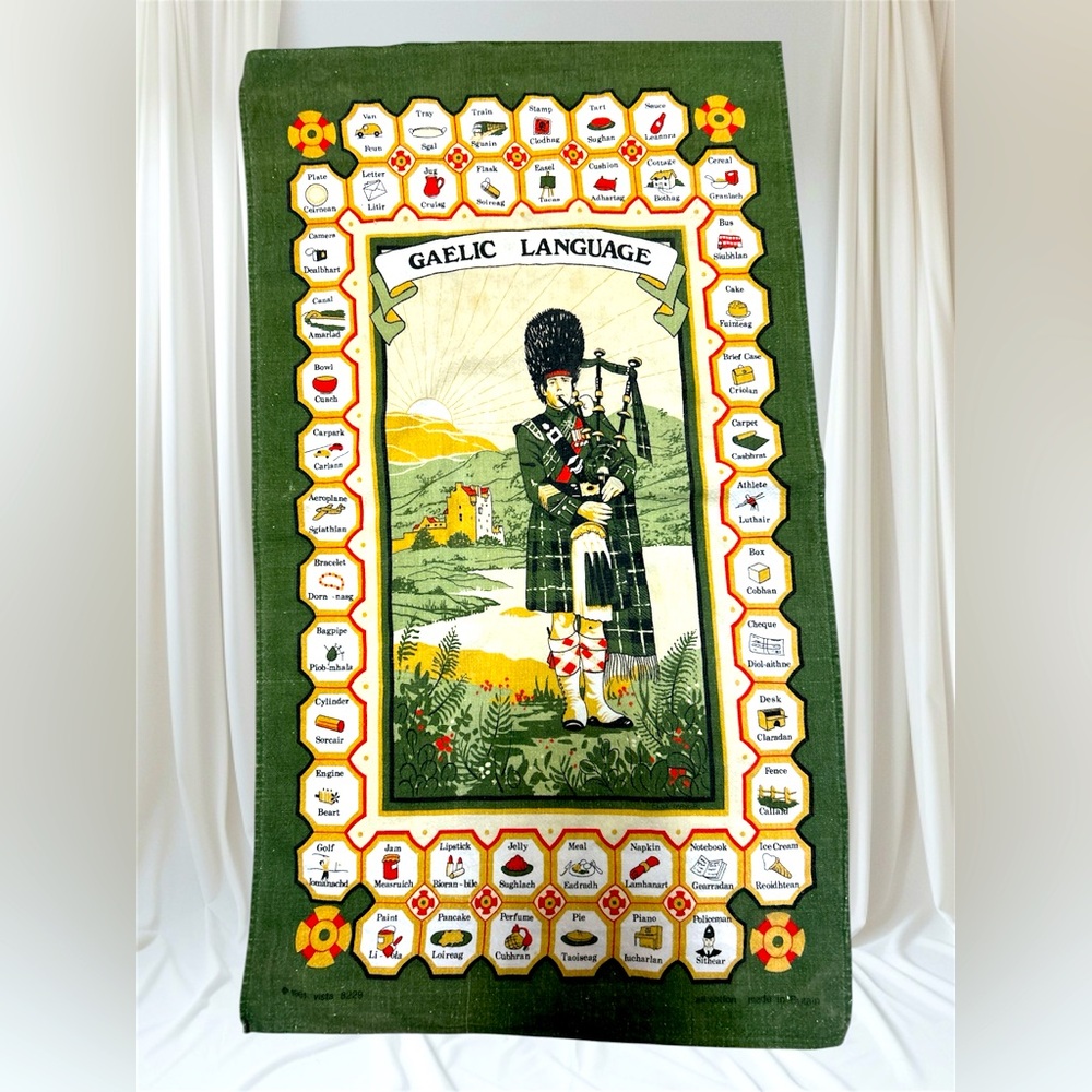 Irish Heritage Tea Towel Green, Orange Gaelic Language Chart VTG 1981